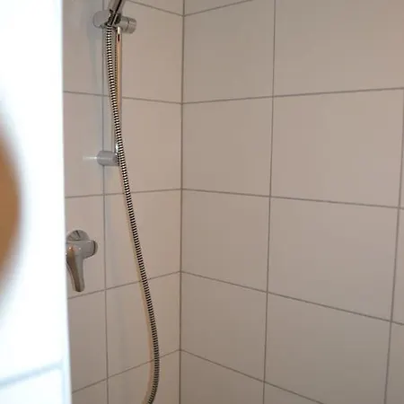 Haus-Hinterm-Deich-App-2 *